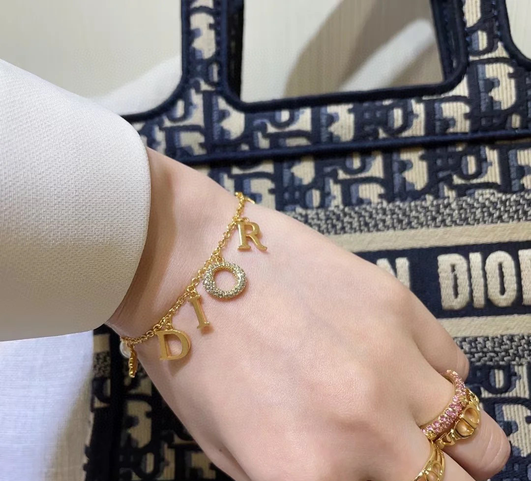Dior 迪奥字母手链 一线 都爱的JaDior·迪奥