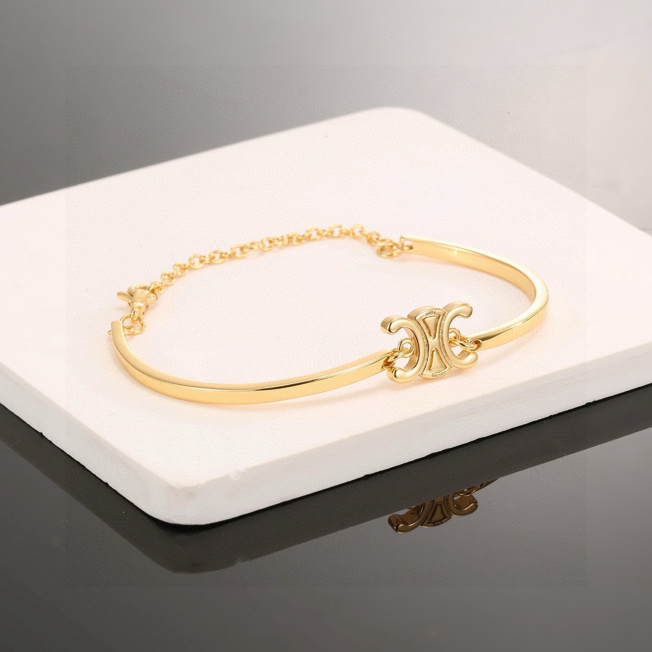 Celine Triomphe bracelet gold tone metal 17cm