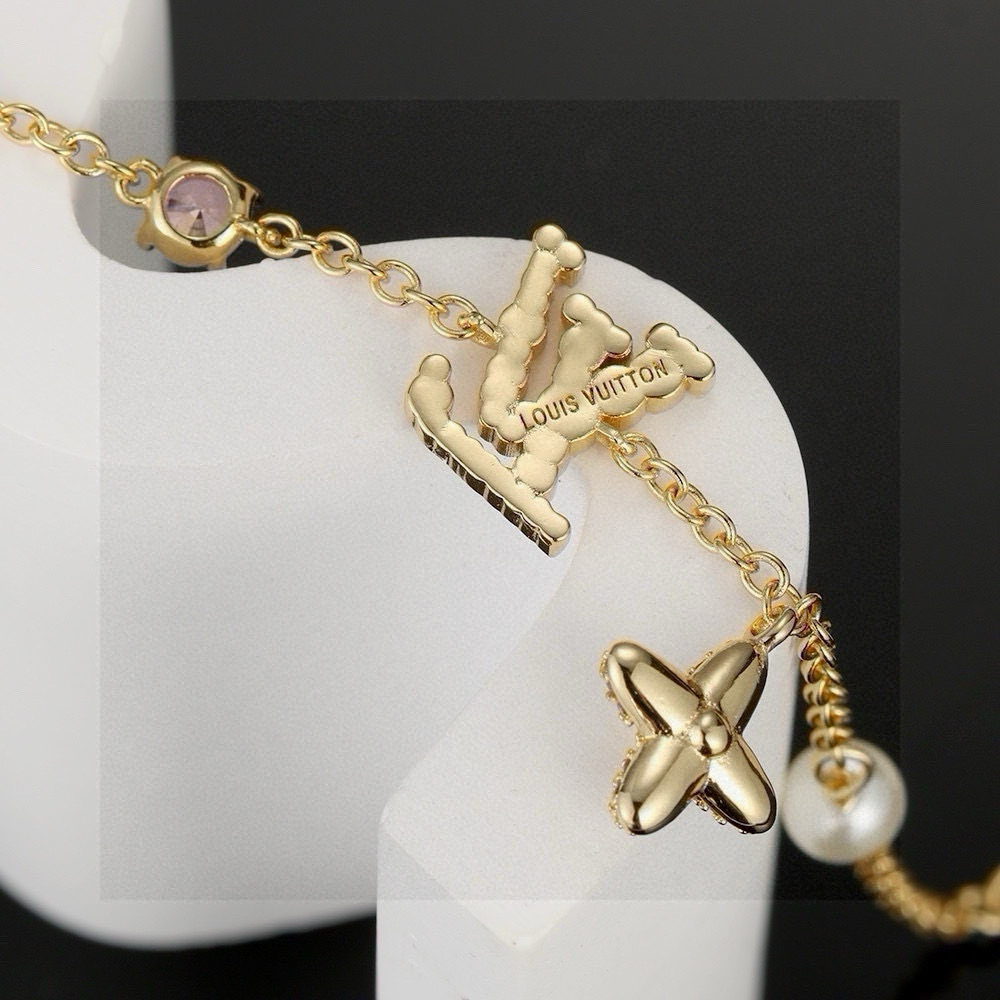 Louis Vuitton 精工版本路易威登手链秉承精湛匠艺