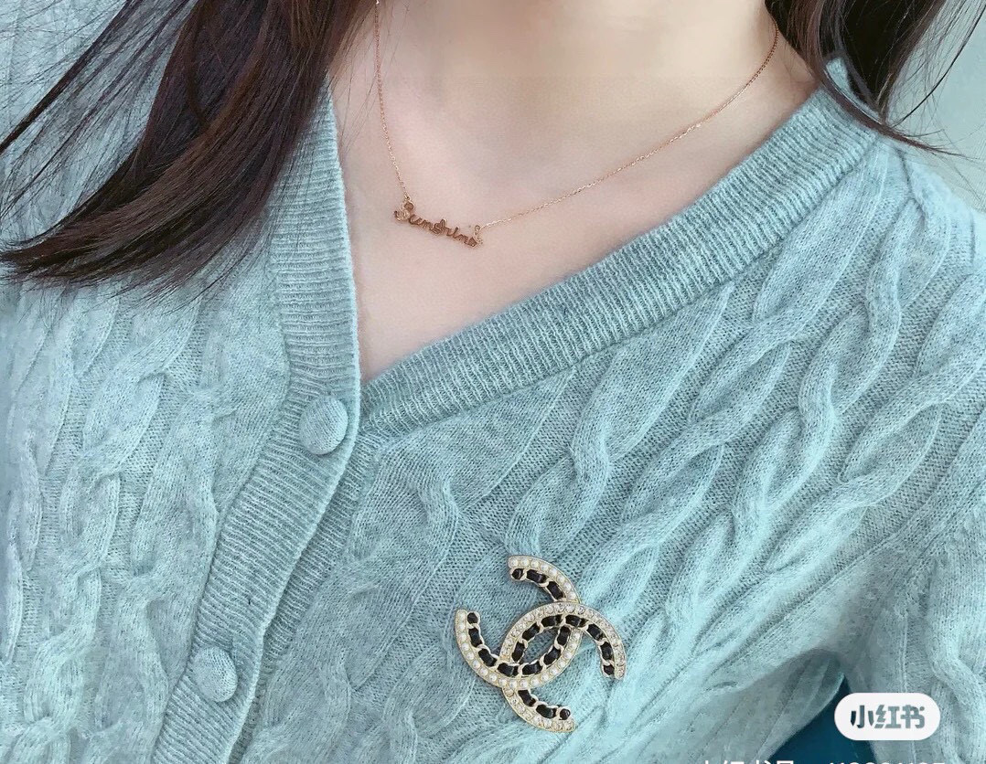Chanel 香奈儿 新款 真皮胸针 真实细节呈现