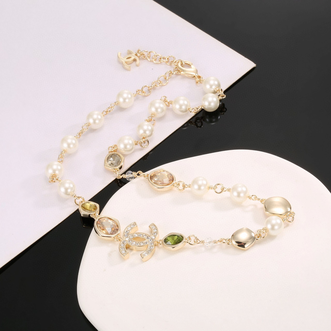 Chanel Interlocking CC Multicolor Crystal and Pearl Necklace - Comprehensive 4