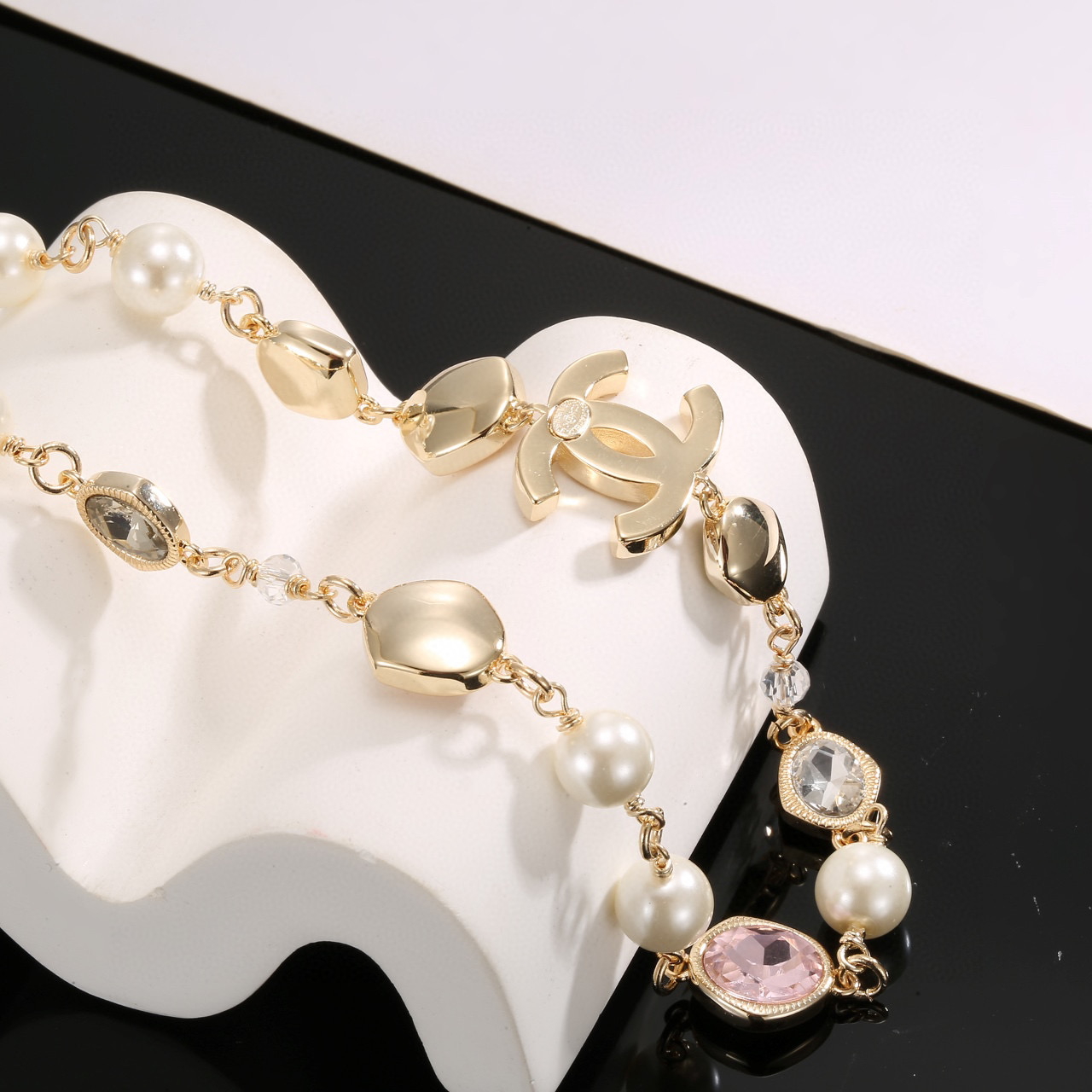 Chanel Interlocking CC Multicolor Crystal and Pearl Necklace - Comprehensive 6