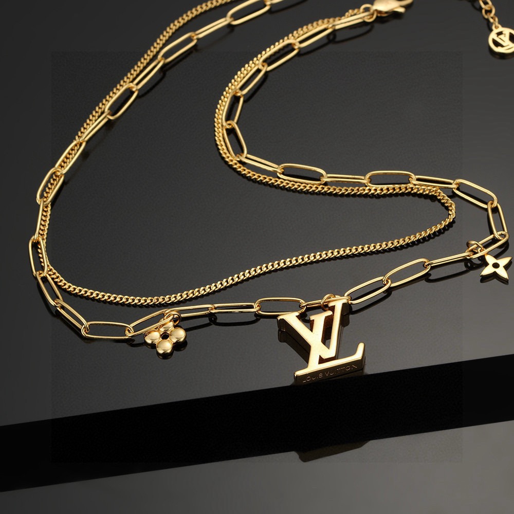 Louis Vuitton 精工版本路易威登简约项链 秉承精湛匠艺 以锻造耀目 LV Twig 抛光色泽成就 四叶草的自然化身