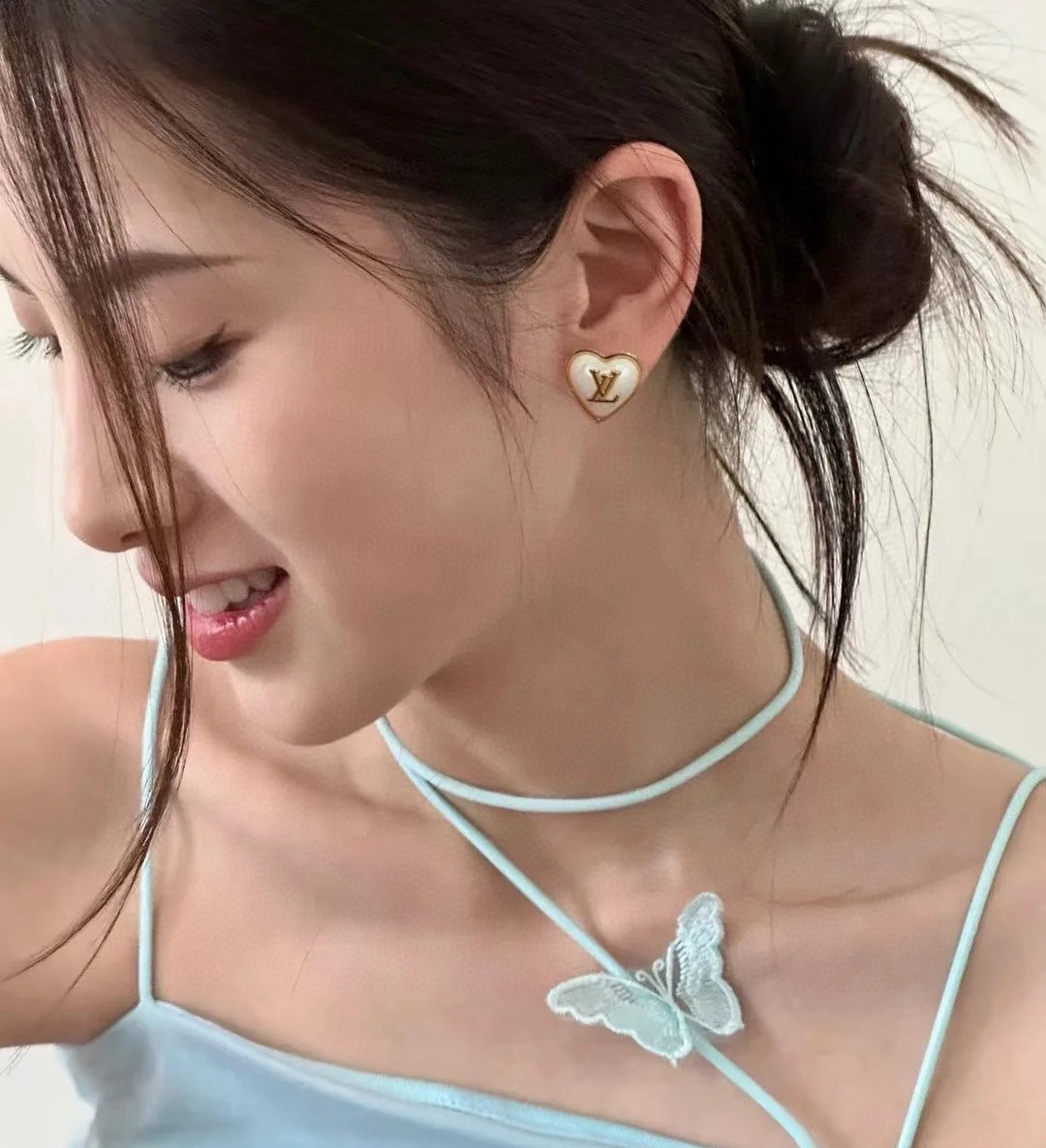 Louis Vuitton 精工版本路易威登心桃树脂耳钉 秉承精湛匠艺