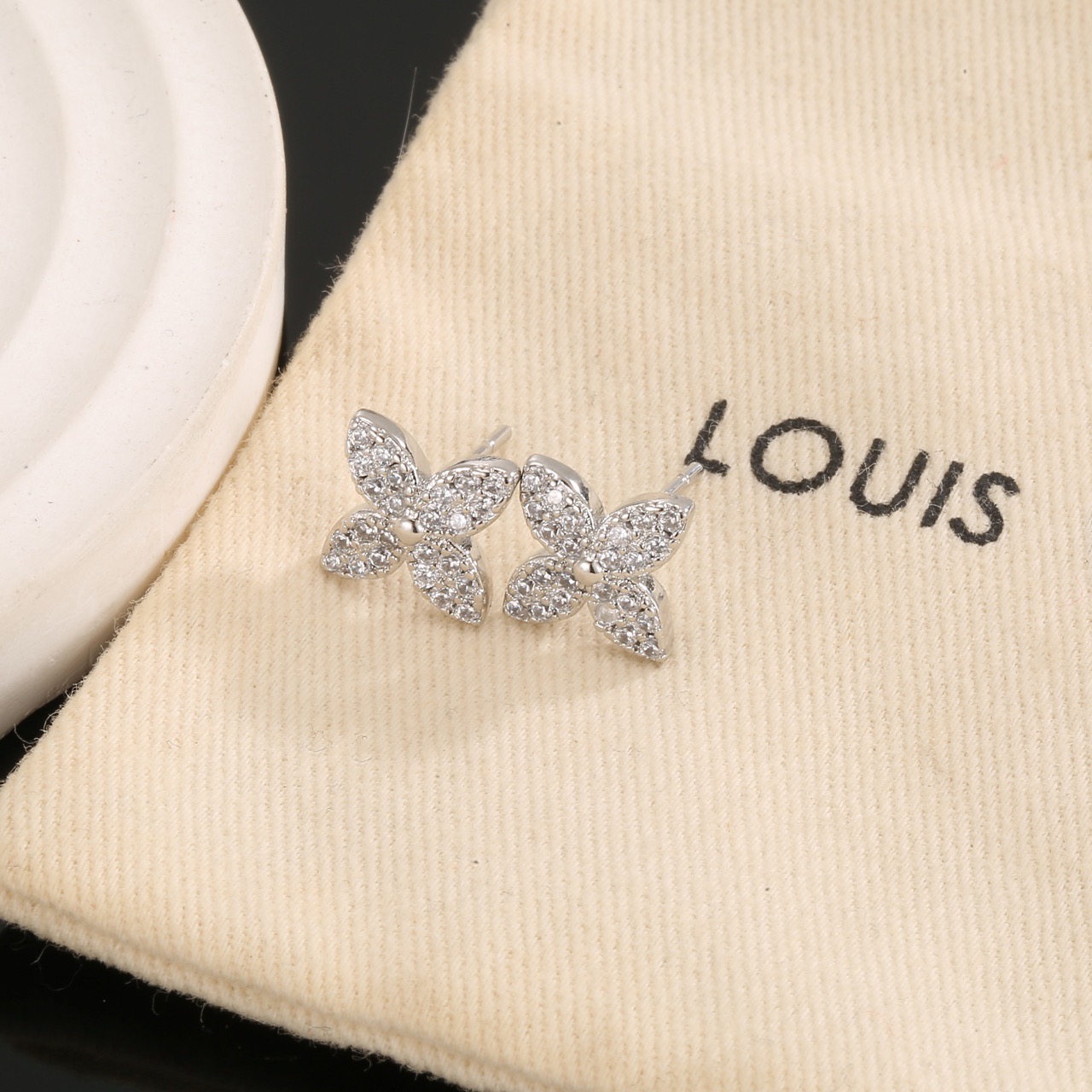 Louis Vuitton Haute Couture Haute Couture Fine Jewelry Necklace Bracelet 2