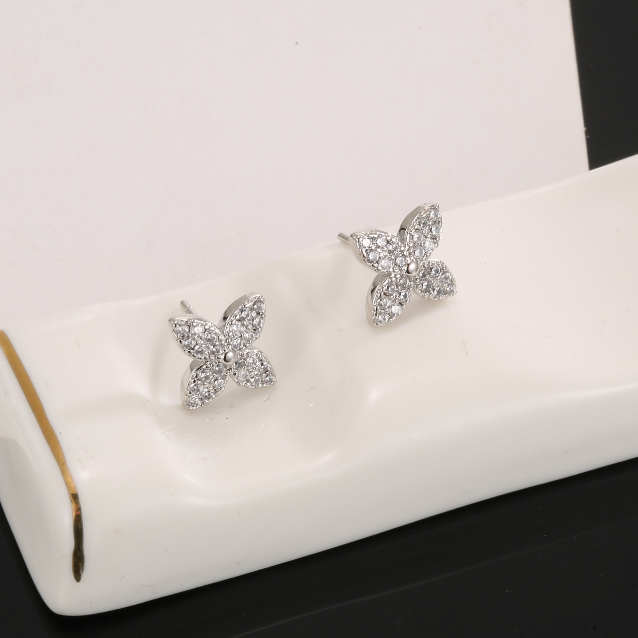 Louis Vuitton Haute Couture Haute Couture Fine Jewelry Necklace Bracelet 8