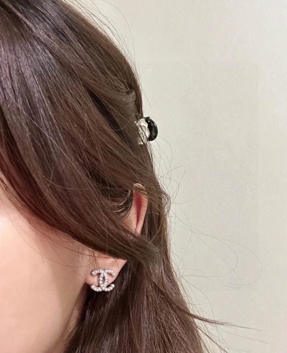 Chanel 香奈儿耳环 紧追潮流早春耳钉 不管你是圆脸还是长脸拆下自己配系有意想不到的惊喜 修饰脸型利器
