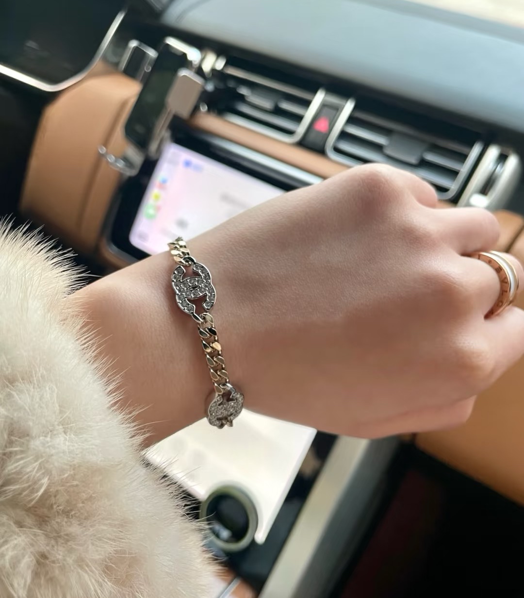 Valextra Haute Couture Haute Couture Fine Jewelry Necklace Bracelet Ring 3
