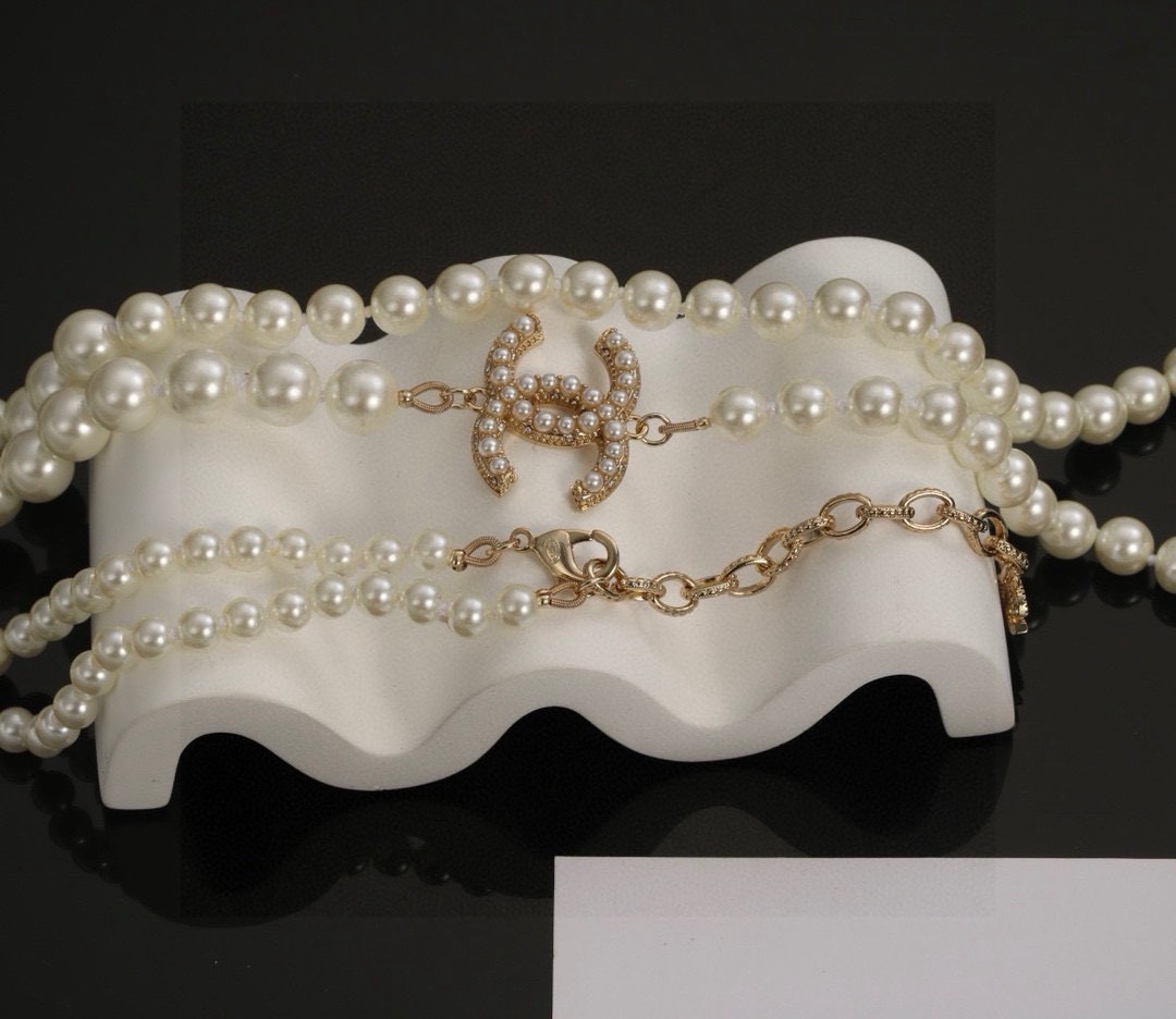 秋冬毛衣链👼Chanel 毛衣链 可重叠配戴 小香 大小珍珠链 【原单狠货】进出专柜无压力，代购级别 c