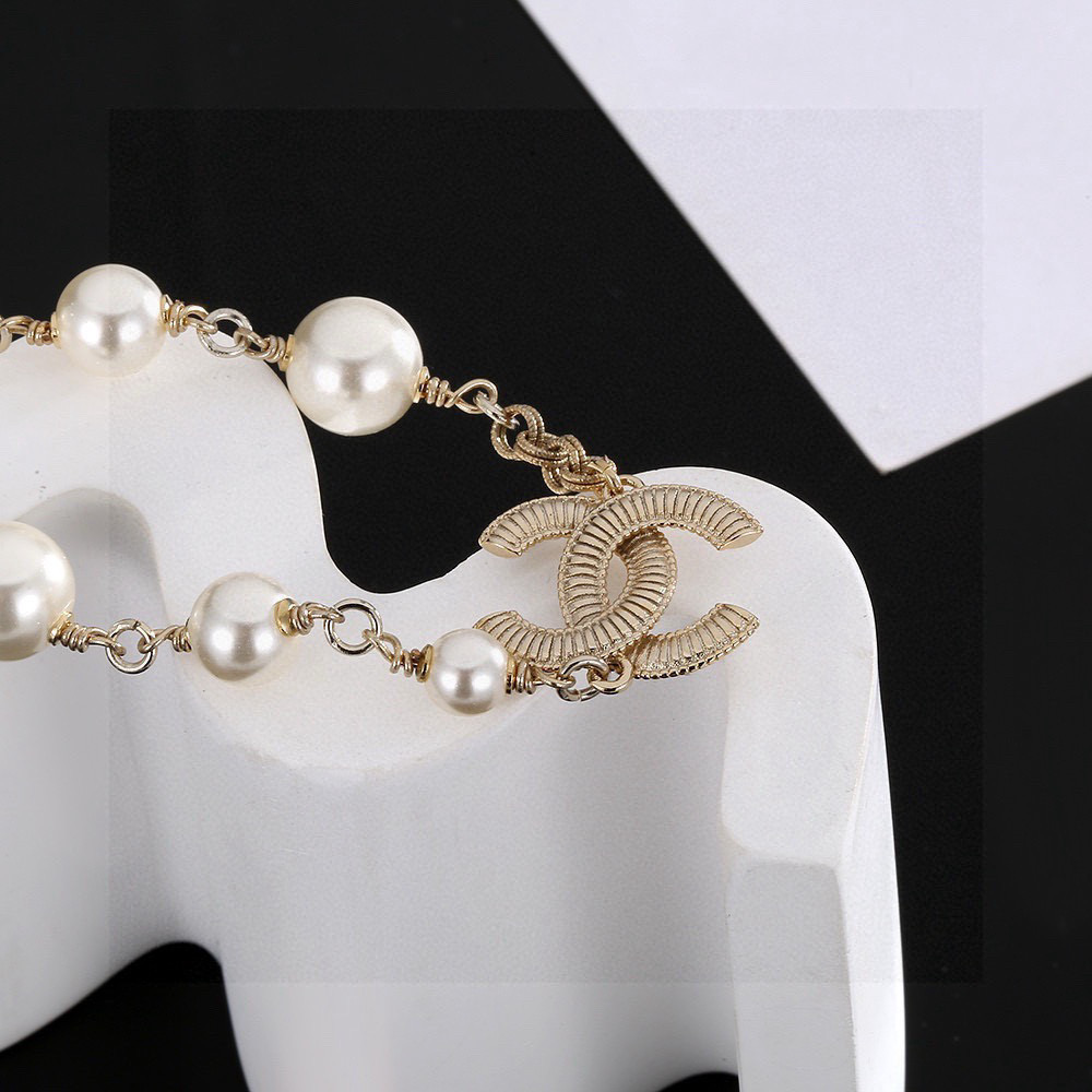 最新款Chanel 香奈儿双C珍珠项链 毛衣链非常好看，精致大方，好不好品质说话，全部都实拍，图片全程无