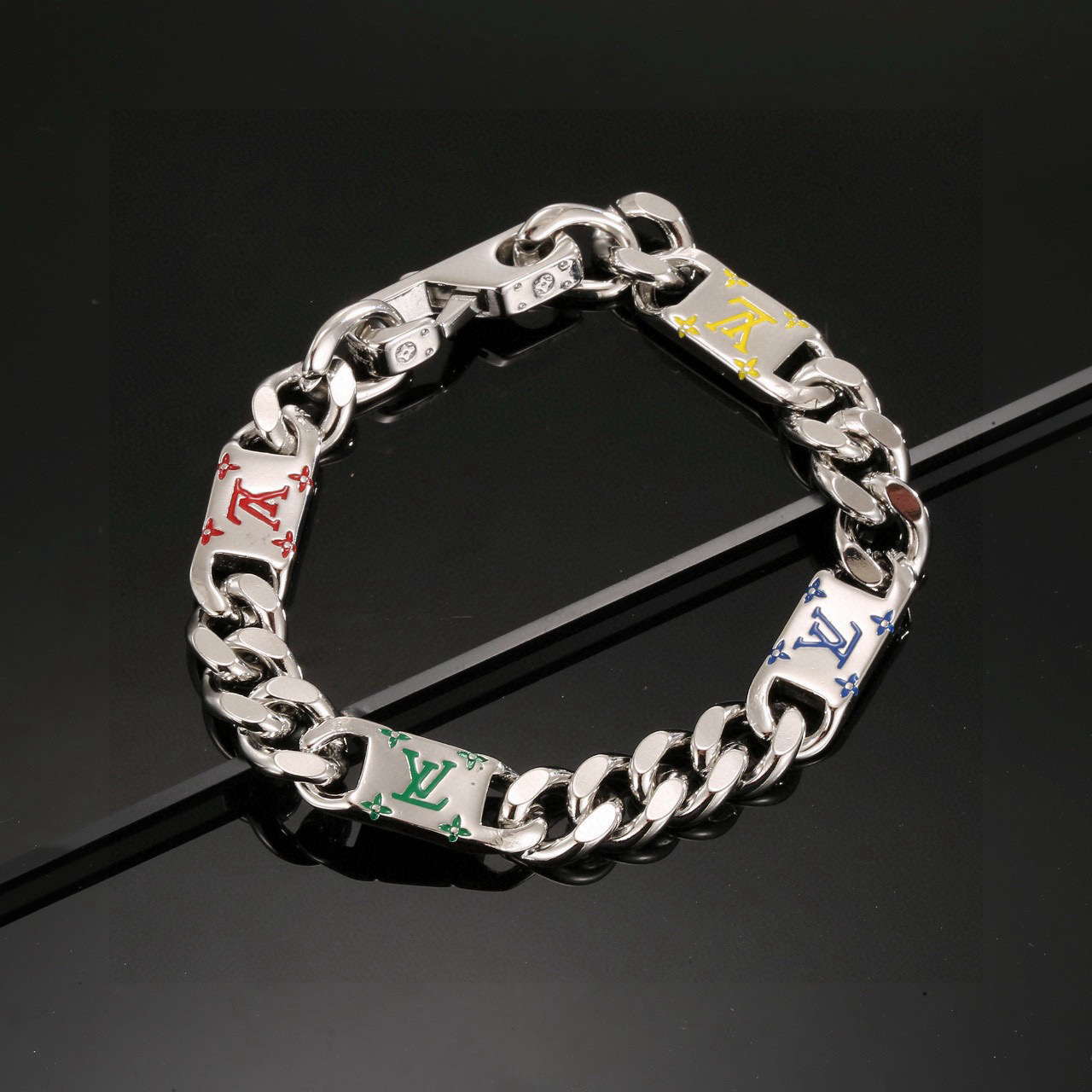 Louis Vuitton 精工版本路易威登手链秉承精湛匠艺