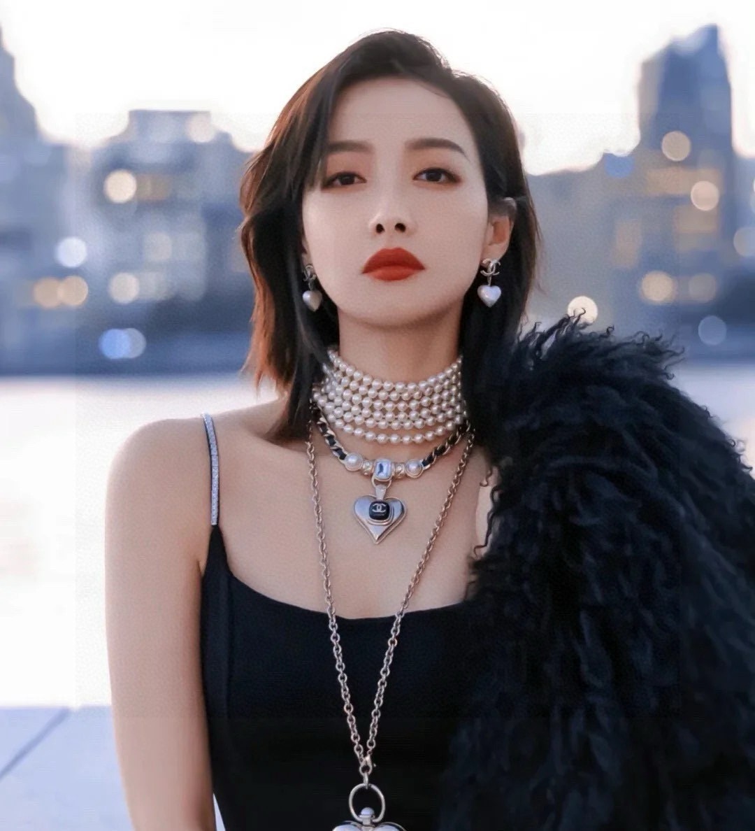 Chanel 香奈儿浅金色心桃耳环 紧追潮流早春耳钉 不管你是圆脸还是长脸拆下自己配系有意想不到的惊喜