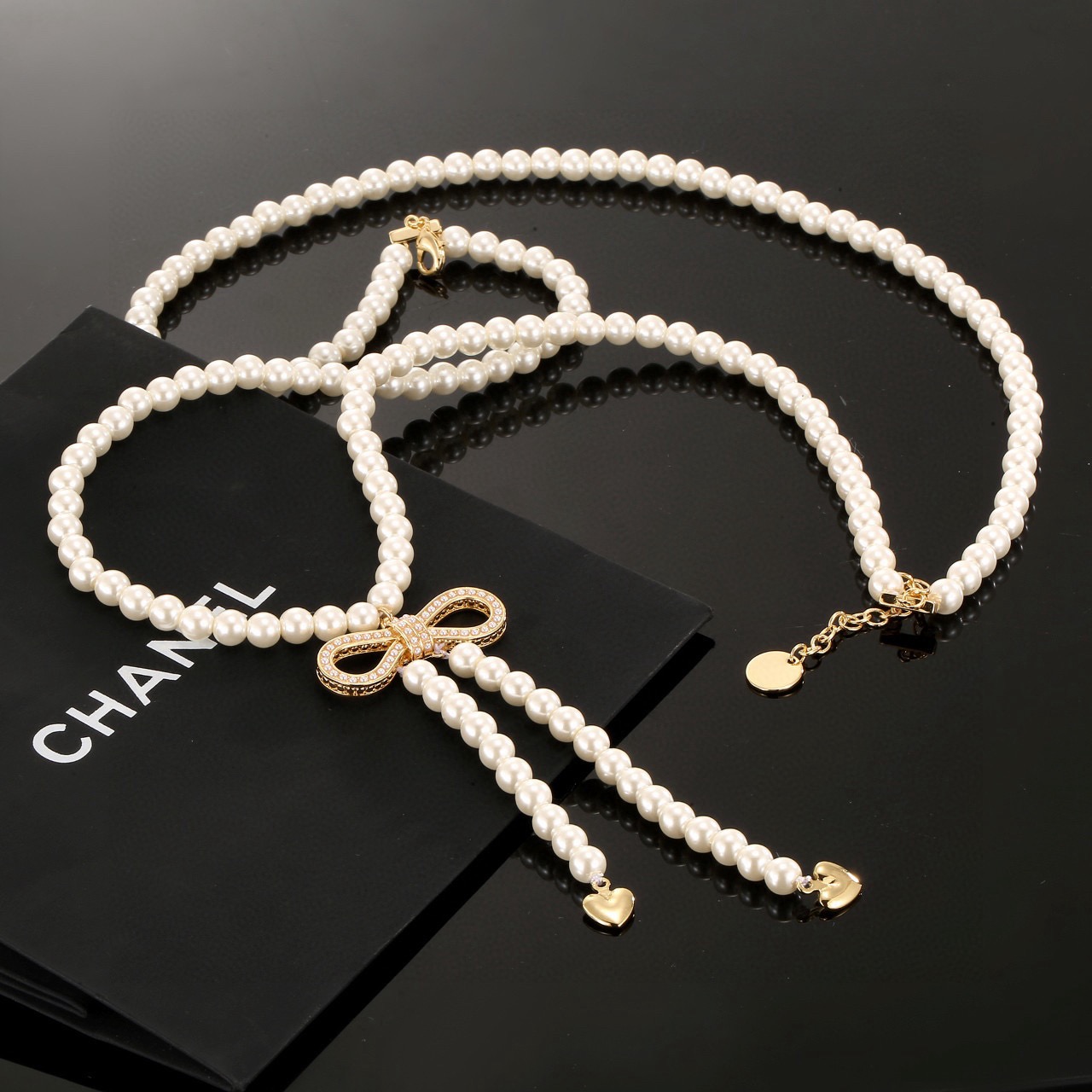 迪奥热销新款蝴蝶结珍珠项链 毛衣链上新❣不是市面上的普货💖重工电度360°无死角😍体现迪奥标志简单大方🎀