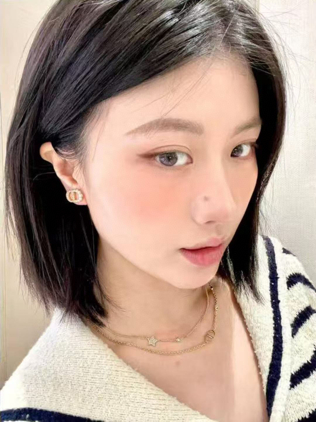 Dior 迪奥CD耳钉 简单的cd设计又不失 感
