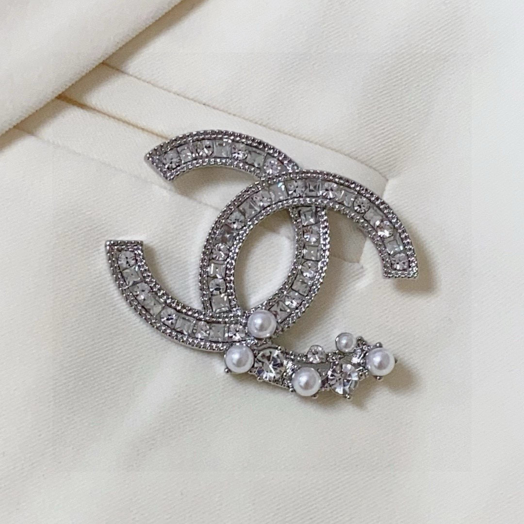 Chanel Chanel 小香 新款上市 双C胸针