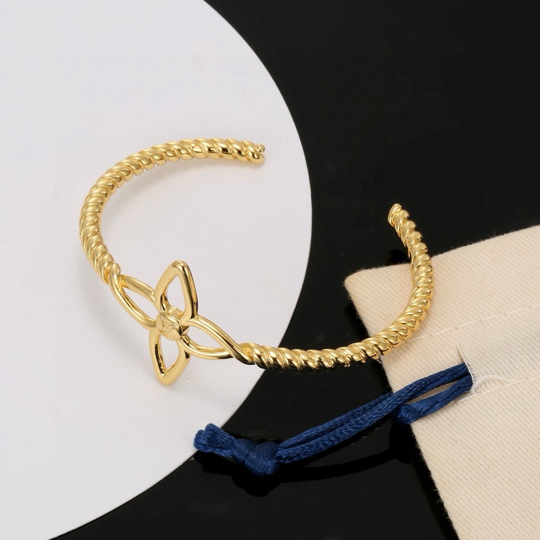 Louis Vuitton 精工版本路易威登四叶草开口手镯