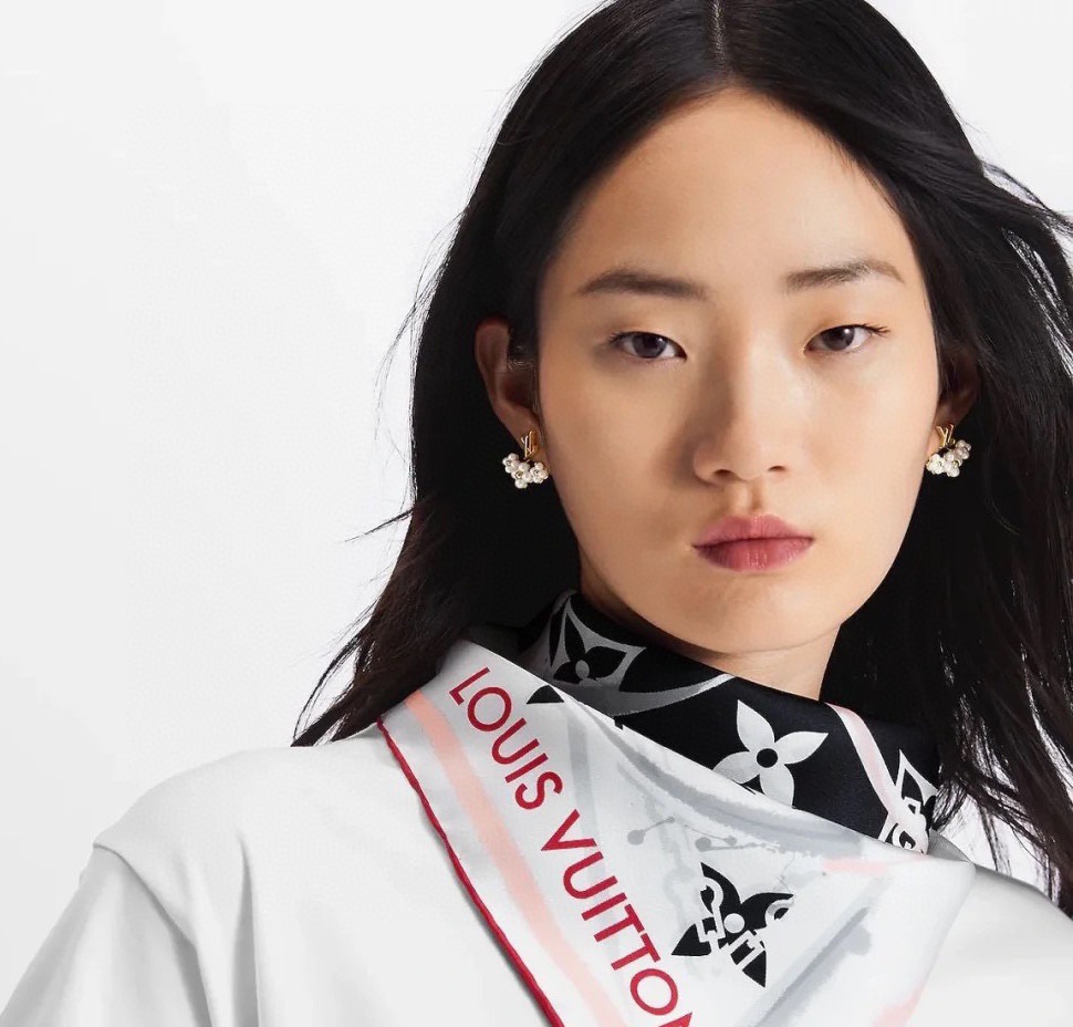 Louis Vuitton 精工版本路易威登耳钉 字母花朵耳钉 可两种戴佩方法 秉承精湛匠艺