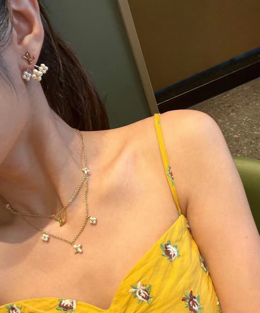 Louis Vuitton 精工版本路易威登耳钉 字母花朵耳钉 可两种戴佩方法 秉承精湛匠艺