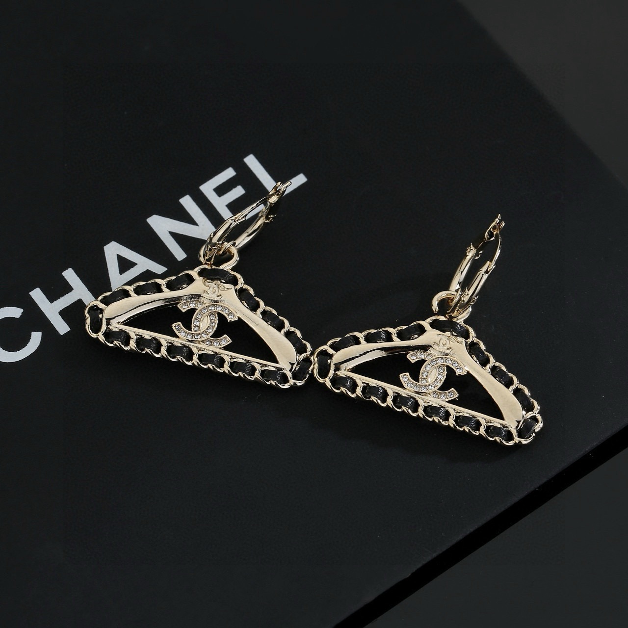 Chanel 小香新款 Chanel香奈儿 衣架耳钉 一摸一样的 高端定制 黄铜 每一个细节