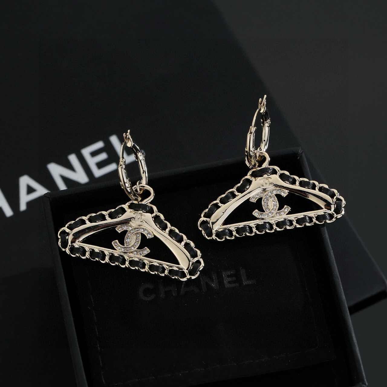 Chanel 小香新款 Chanel香奈儿 衣架耳钉 一摸一样的 高端定制 黄铜 每一个细节