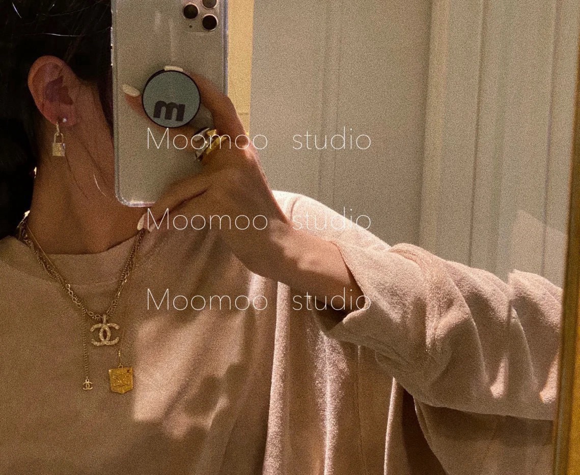 Chanel 香奈儿项链 为了生活每天忙碌的你 下班后也记得好好犒劳自己 洗个热水澡 敷个面膜