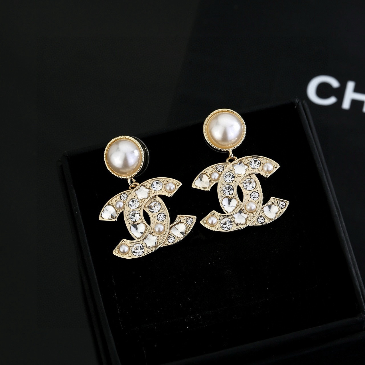 Chanel 香奈儿浅金色耳环 紧追潮流早春耳钉 不管你是圆脸还是长脸拆下自己配系有意想不到的惊喜