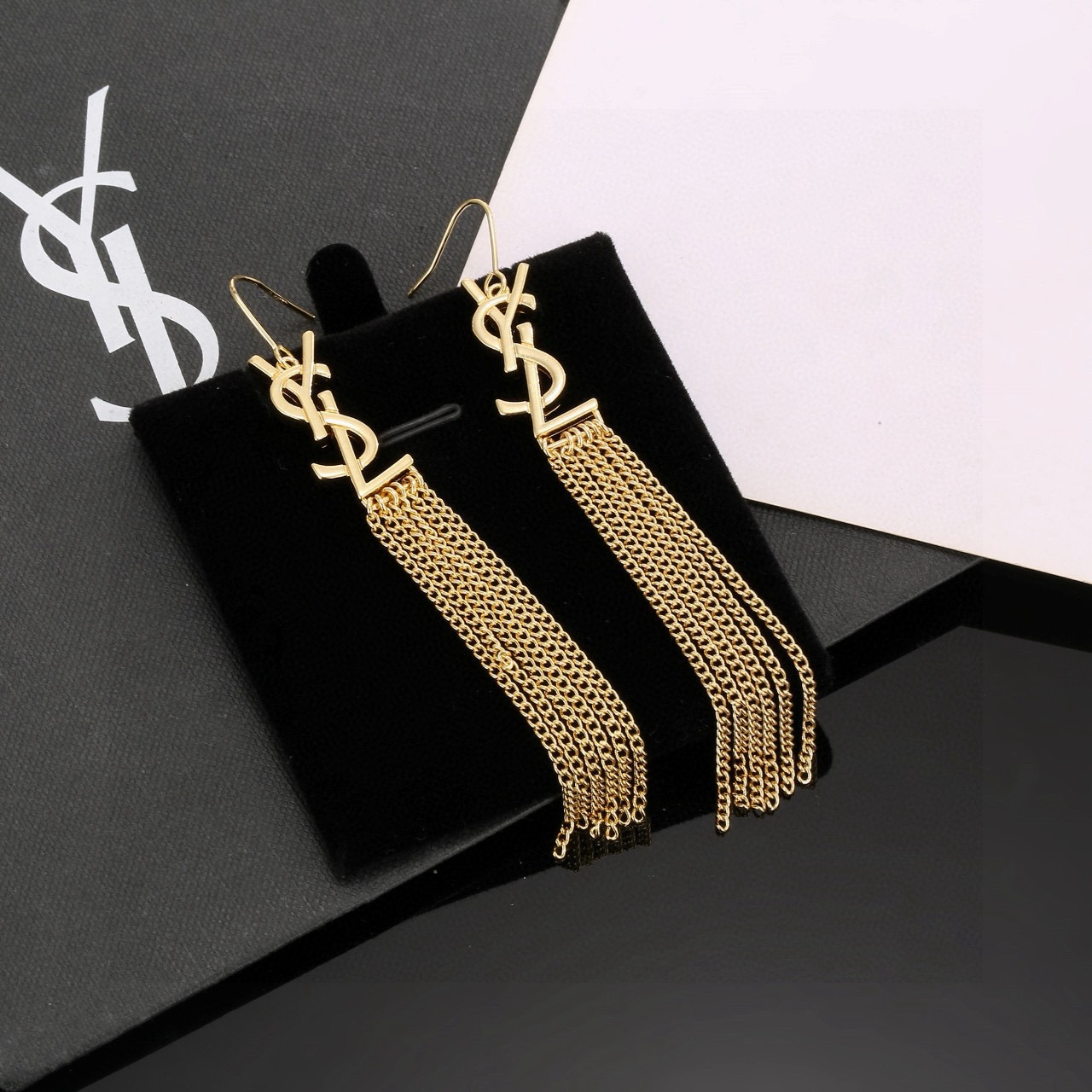 Saint Laurent 圣罗兰YSL 耳钉 奢侈 百搭 犹如酒会礼服一般 绚烂多姿 最具个性魅力象征永远的不变的情怀