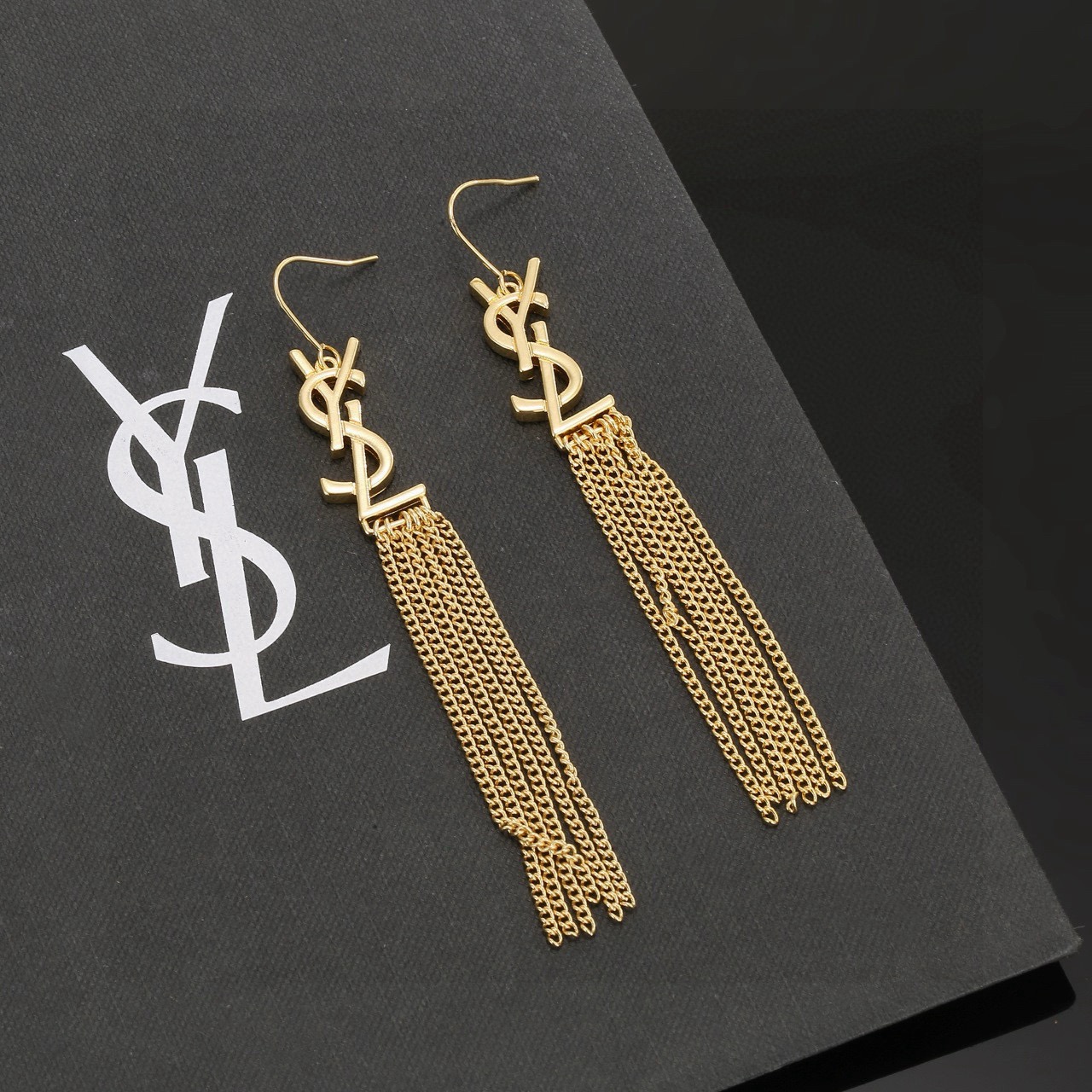 Saint Laurent 圣罗兰YSL 耳钉 奢侈 百搭 犹如酒会礼服一般 绚烂多姿 最具个性魅力象征永远的不变的情怀