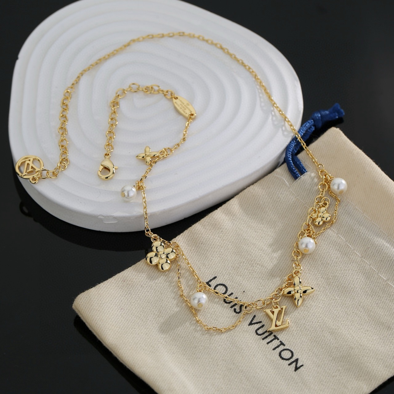 Louis Vuitton 精工版本路易威登项链 秉承精湛匠艺