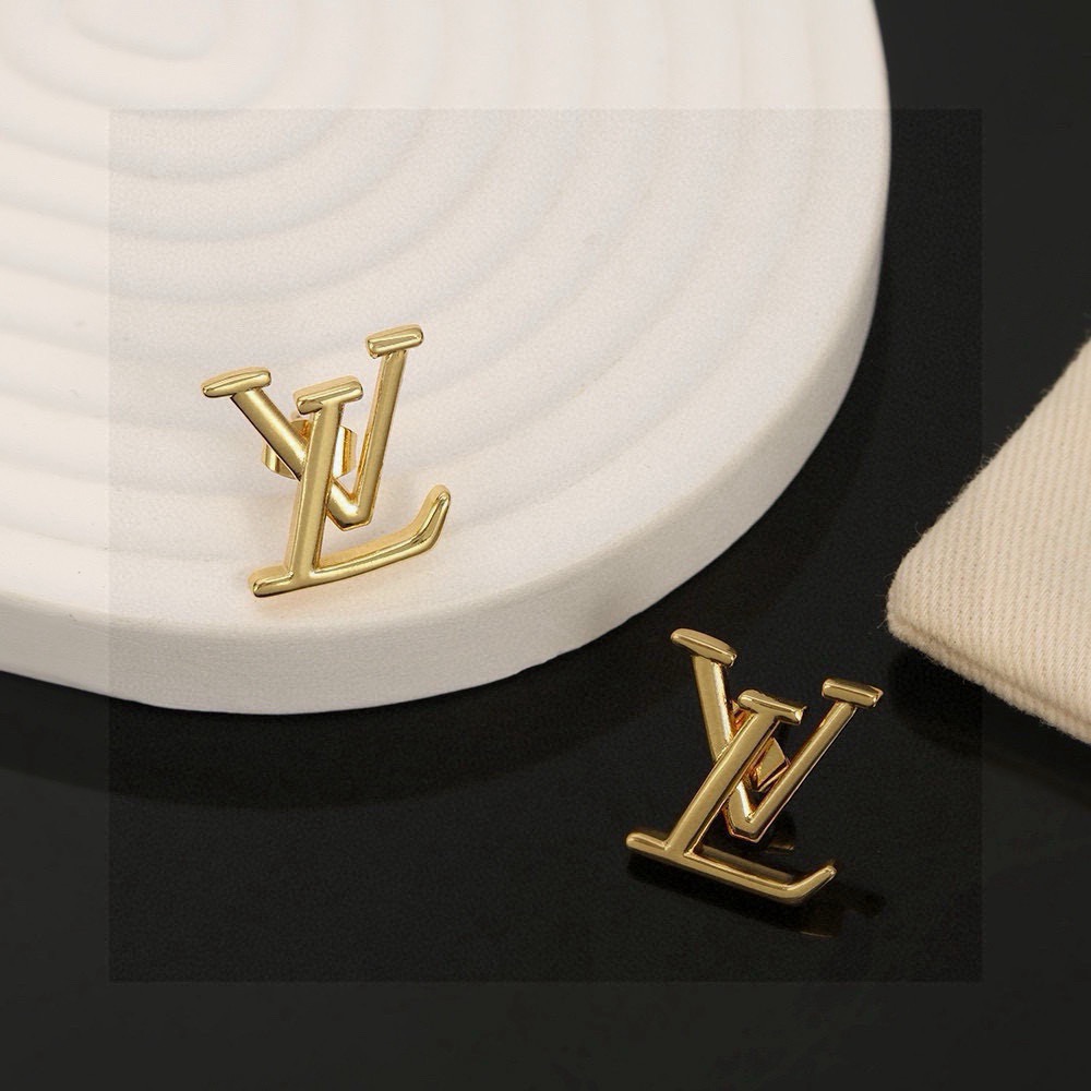Louis Vuitton LV黄金色字母耳钉 路易威登个性 带来 、有趣的视觉