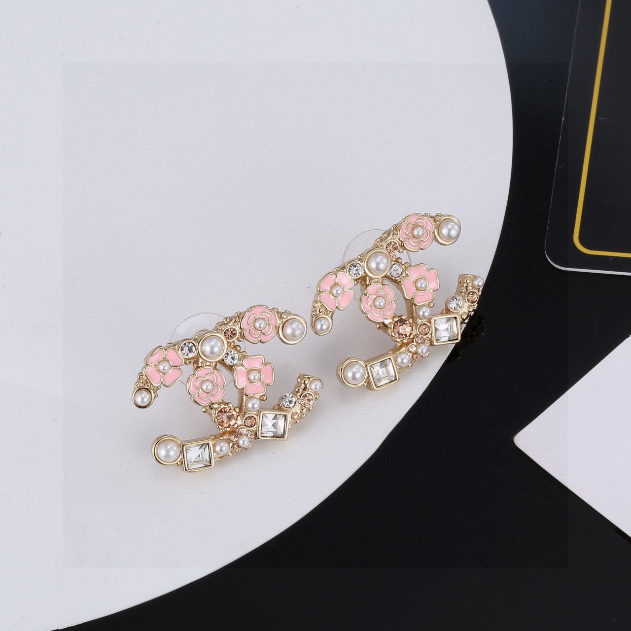 Chanel 小香 双C 浪漫花朵粉色 造型多别样致、灵动吸睛、logo辨识度高