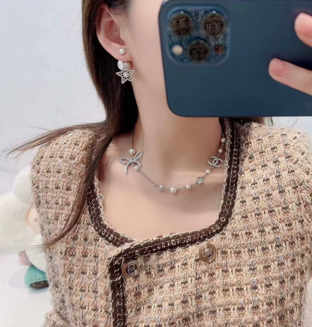 Chanel 最新款Chanel 香奈儿蝴蝶结双C珍珠项链 非常