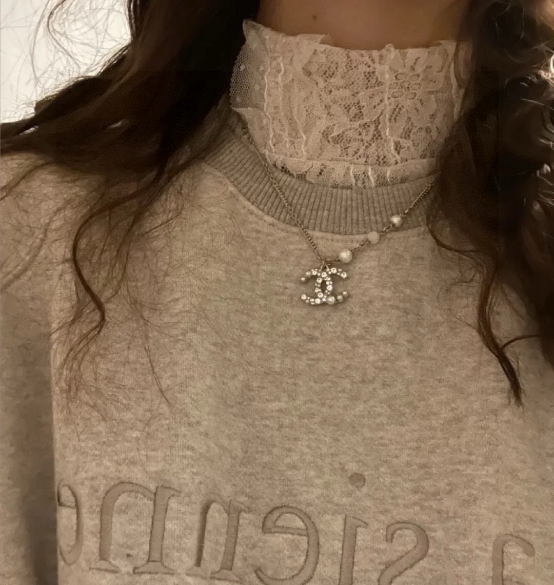Chanel cha@el 款珍珠choker 新款项链 真心超美的 简简单单的一个双C 施华洛珍珠