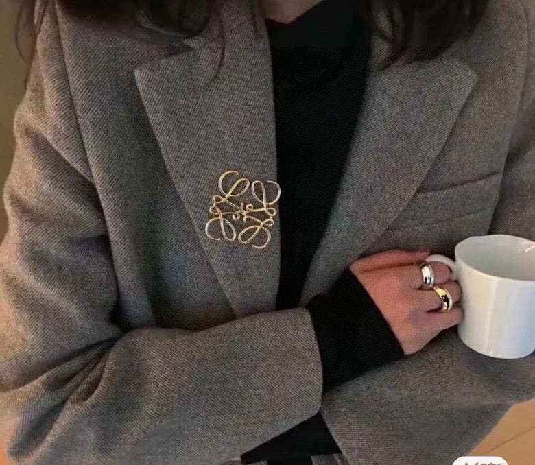 Loewe 罗意威 Loewe如意结 几何新款胸针brooch