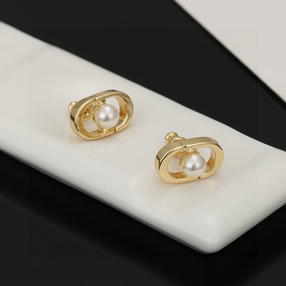 Dior 迪奥金色 cd耳钉 zp打造 小巧