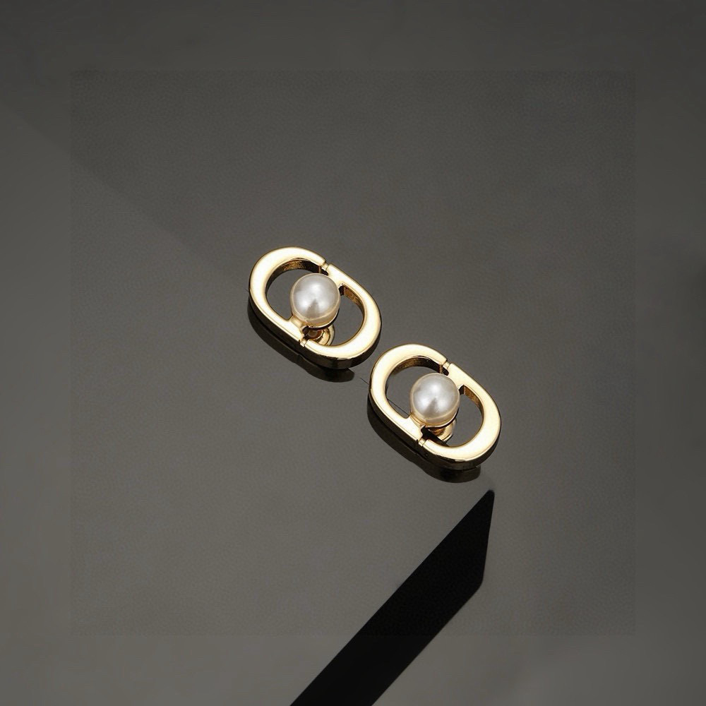 Dior 迪奥金色 cd耳钉 zp打造 小巧