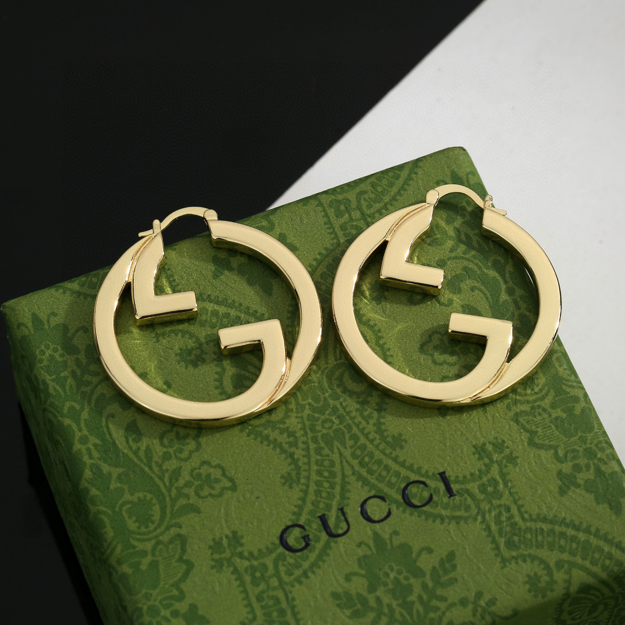 Gucci Gucci 古驰 耳钉 高端 打造 美到哭 因为是限量版 你根本无法在店内看到