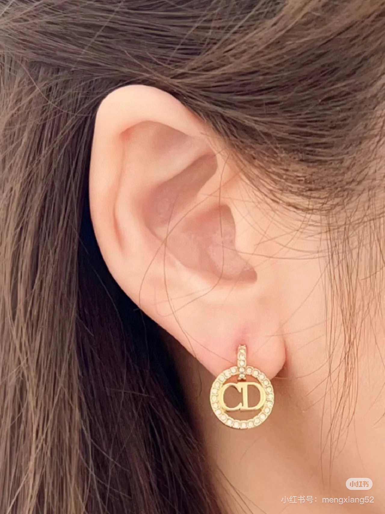 Dior 迪奥cd字母耳环 这款 Dior