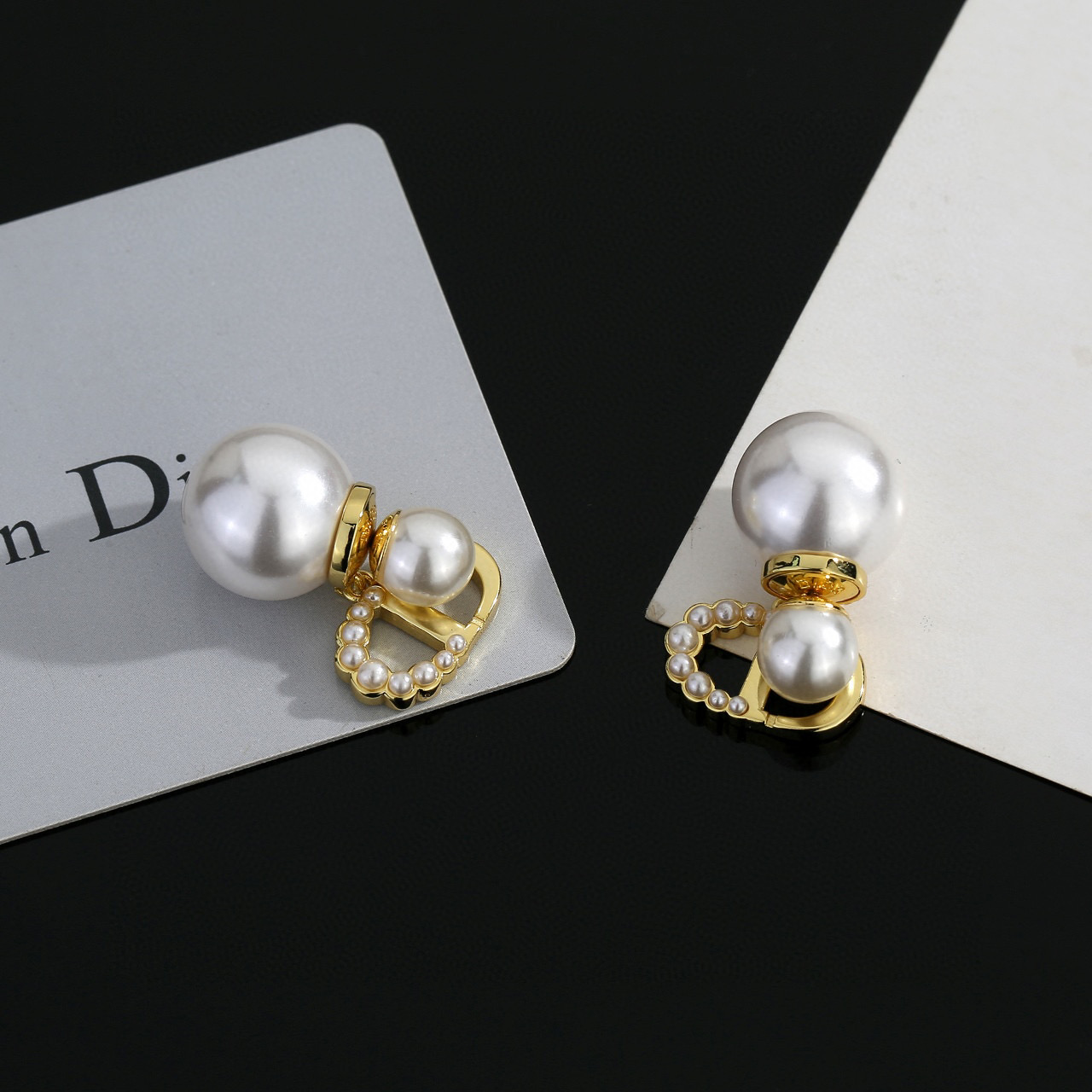 Dior 最新 迪奥火爆 各路 爆 dior 系列 cd字母珍珠耳环耳钉 官网最新 同步 Dior耳钉