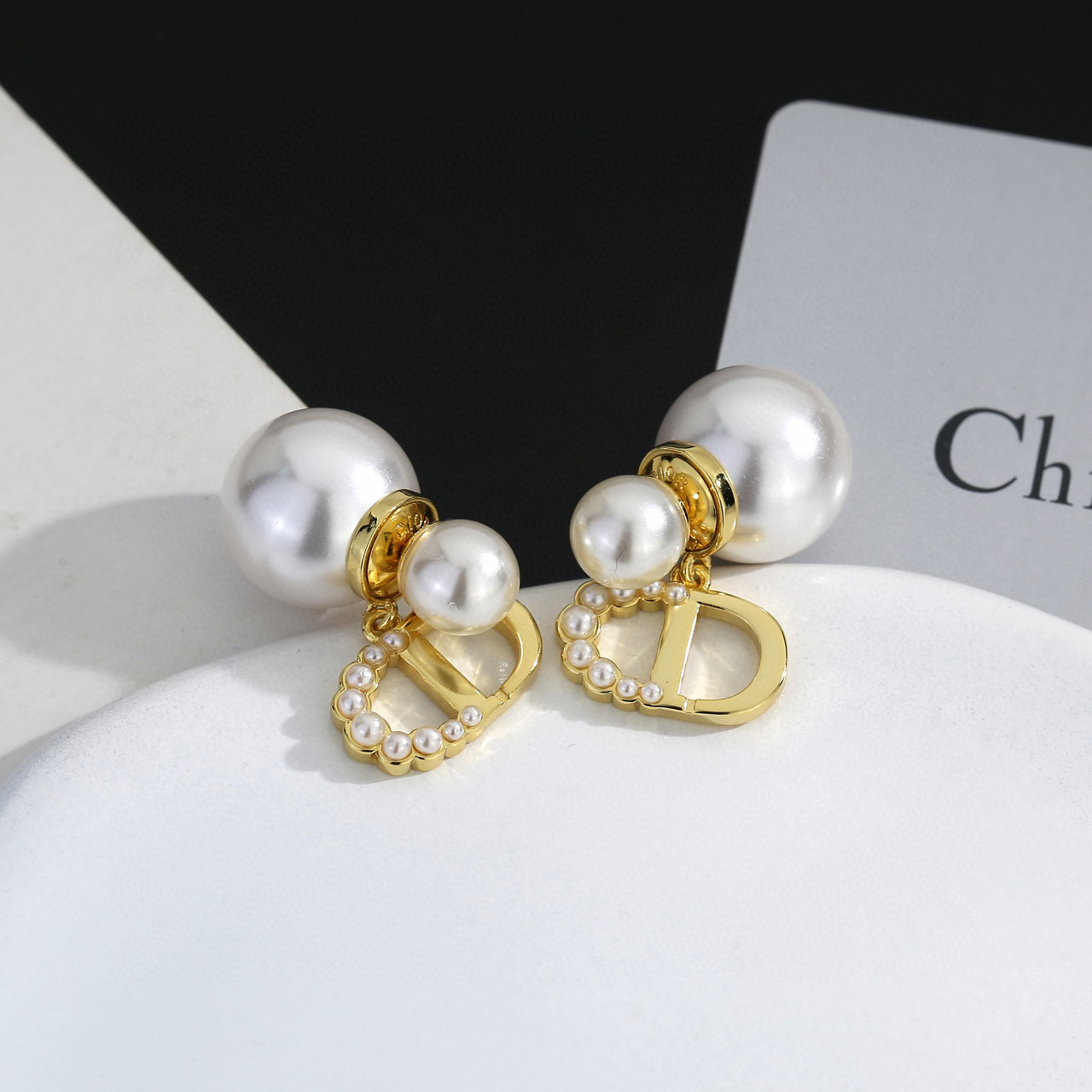Dior 最新 迪奥火爆 各路 爆 dior 系列 cd字母珍珠耳环耳钉 官网最新 同步 Dior耳钉