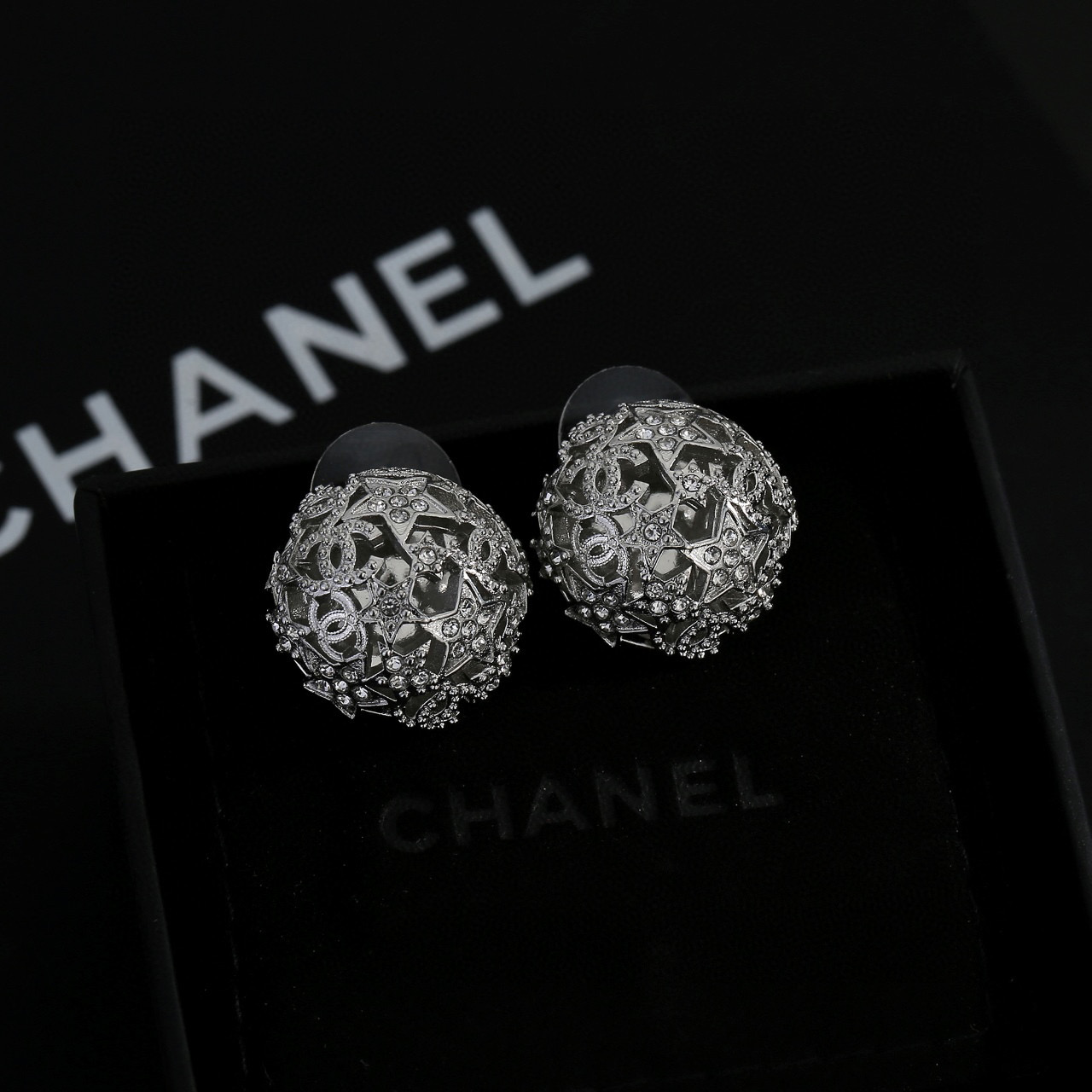 Chanel 小香新款星星圆形 镂空 Chanel香奈儿 耳钉 一摸一样的 高端定制 黄铜 每一个细节