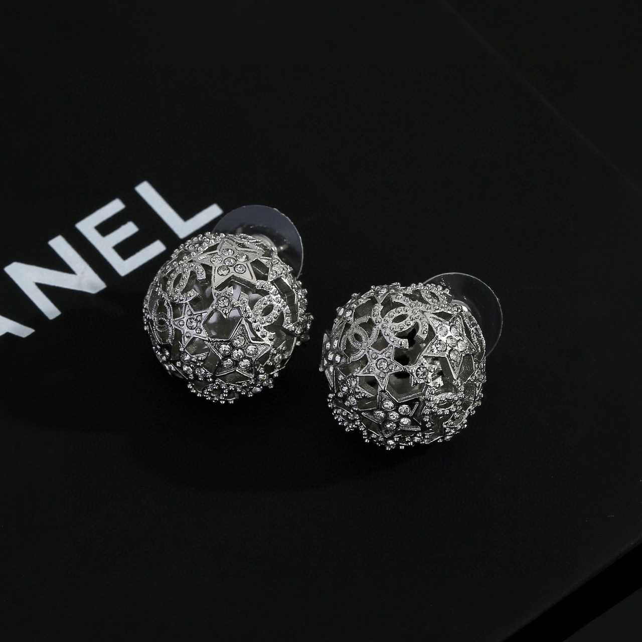 Chanel 小香新款星星圆形 镂空 Chanel香奈儿 耳钉 一摸一样的 高端定制 黄铜 每一个细节
