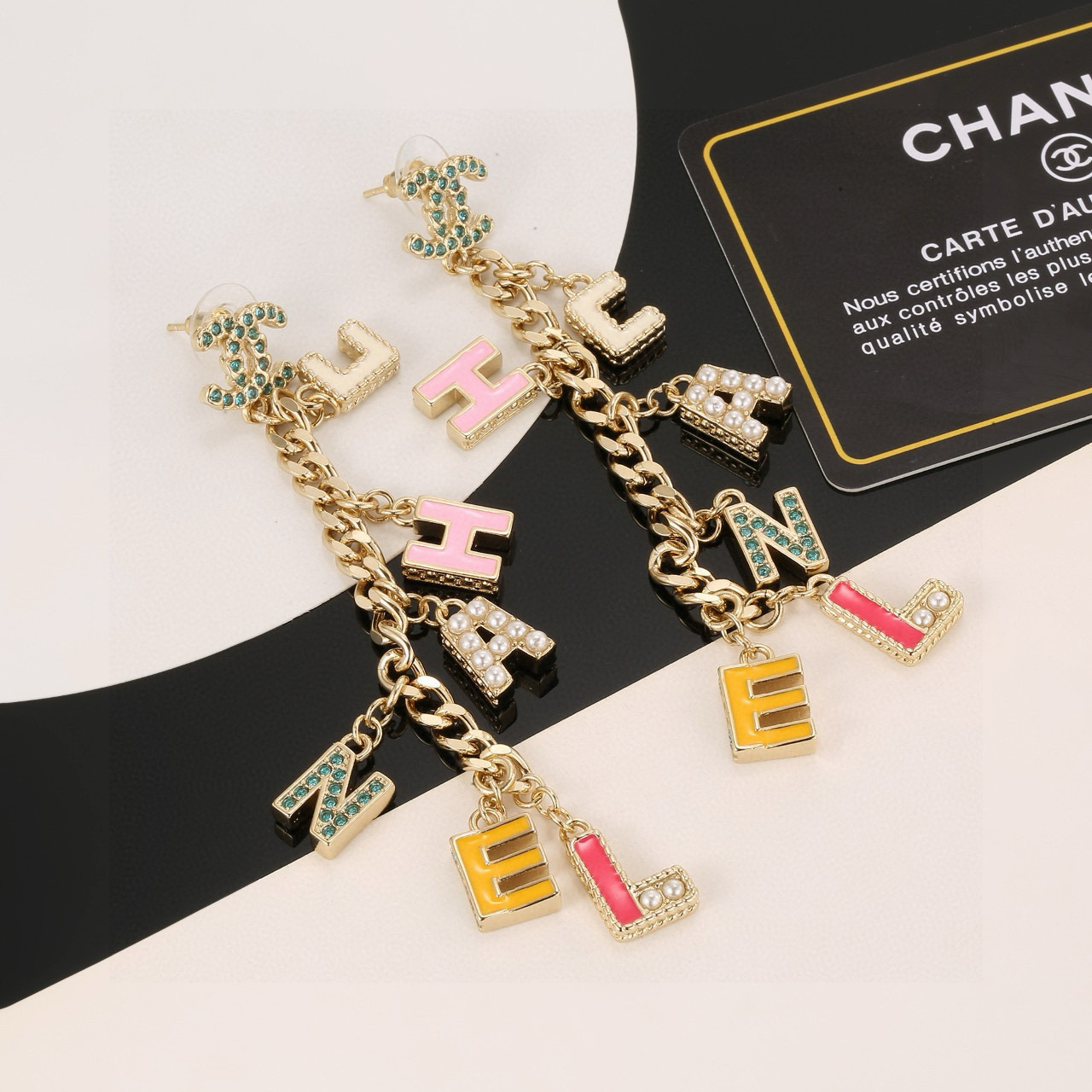 Chanel 香奈儿新款耳环耳钉字母 滴油多巴胺设计