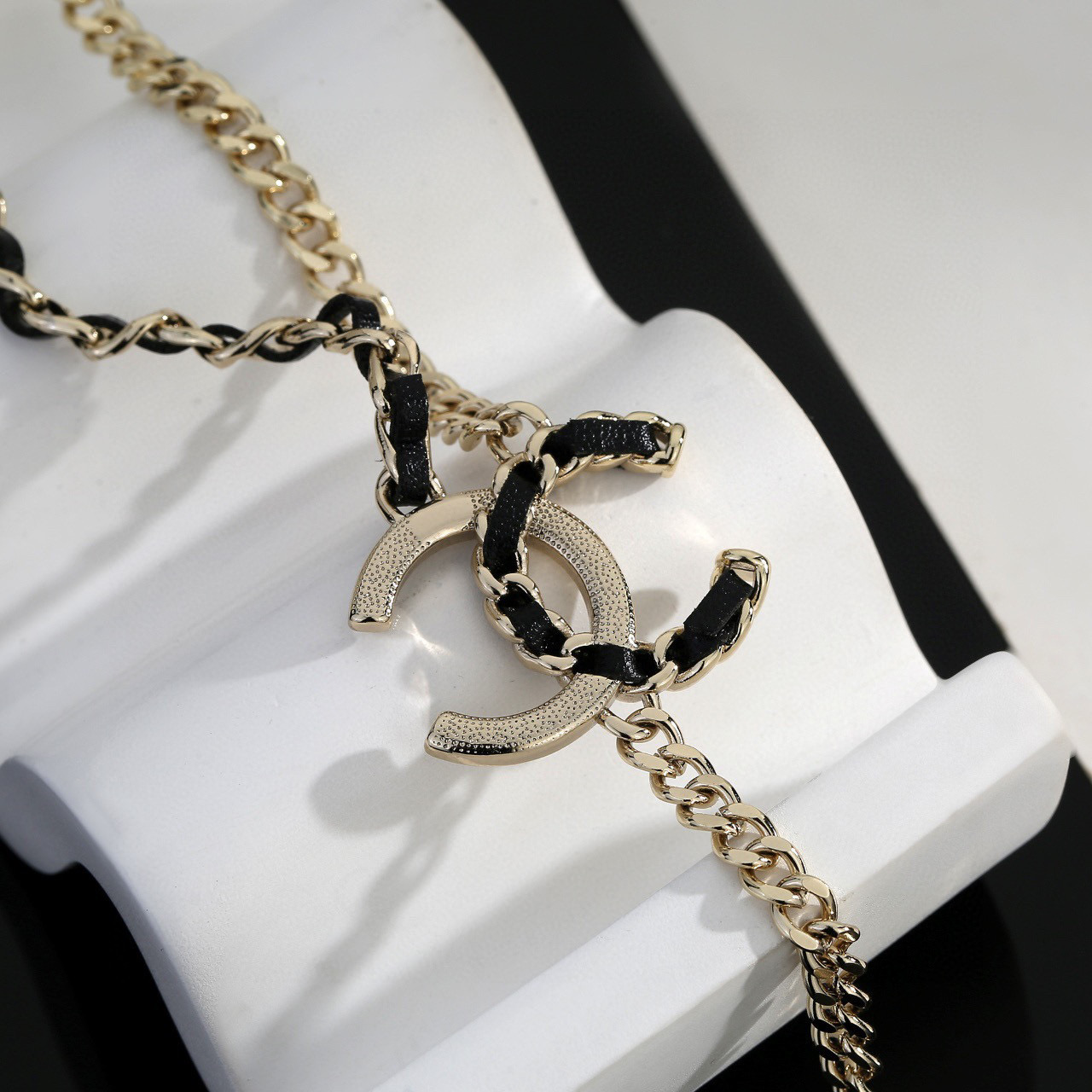 Chanel CHANEL 小香黑皮项链 高端品质 同材质 真正黄铜 离子电镀 独家 图‼做工 细腻