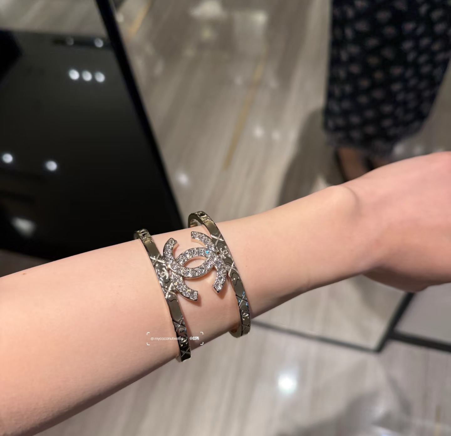Chanel 开口宽手镯 精工版本 极力推荐 香奈儿黑皮手镯 材质定制 zp购入 定制零头不到 白富美闭眼入