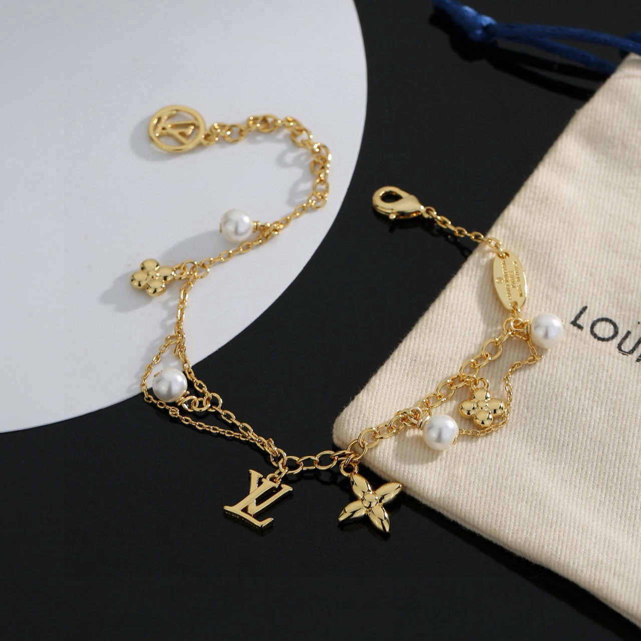 Louis Vuitton 精工版本路易威登手链秉承精湛匠艺