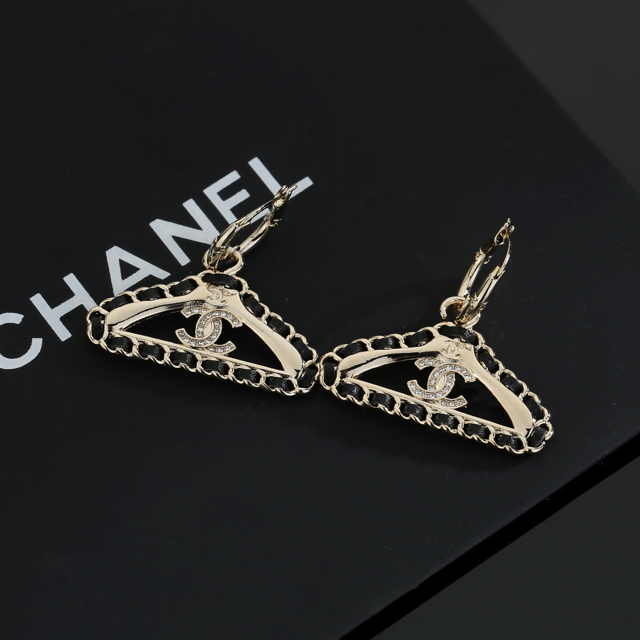 Chanel 小香新款 Chanel香奈儿 衣架耳钉 一摸一样的 高端定制 黄铜 每一个细节