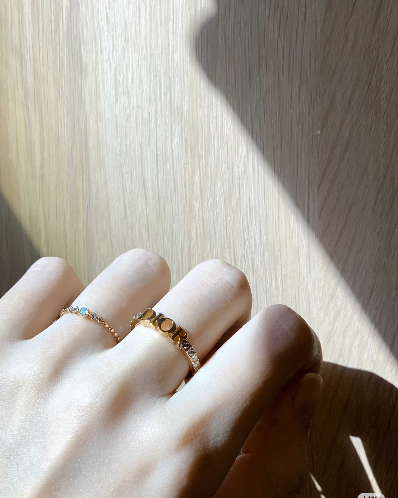 Dior 迪奥字母戒指，Dior带钻戒指，开口设计，佩戴舒适简约大方～