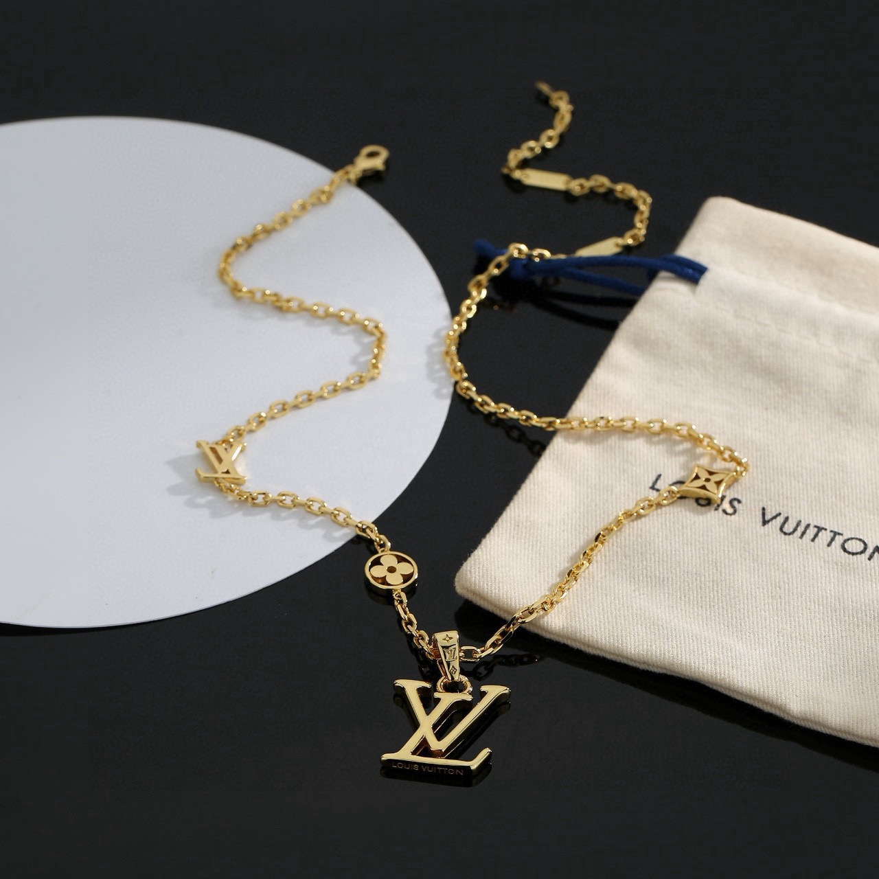 Louis Vuitton LV项链 路易威登个性 带来 、有趣的视觉