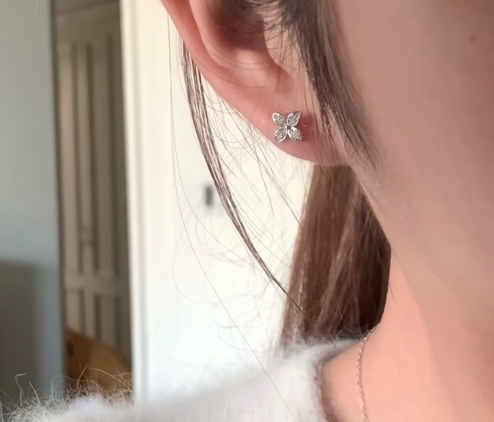Louis Vuitton 美毙了 LV 路易威登 耳钉 优雅知性 上档次 百搭款式 简直美的不能再美了